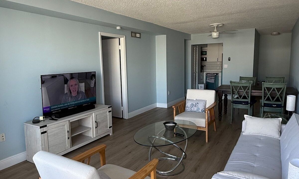 Photo of Livingroom in Eastern Shores