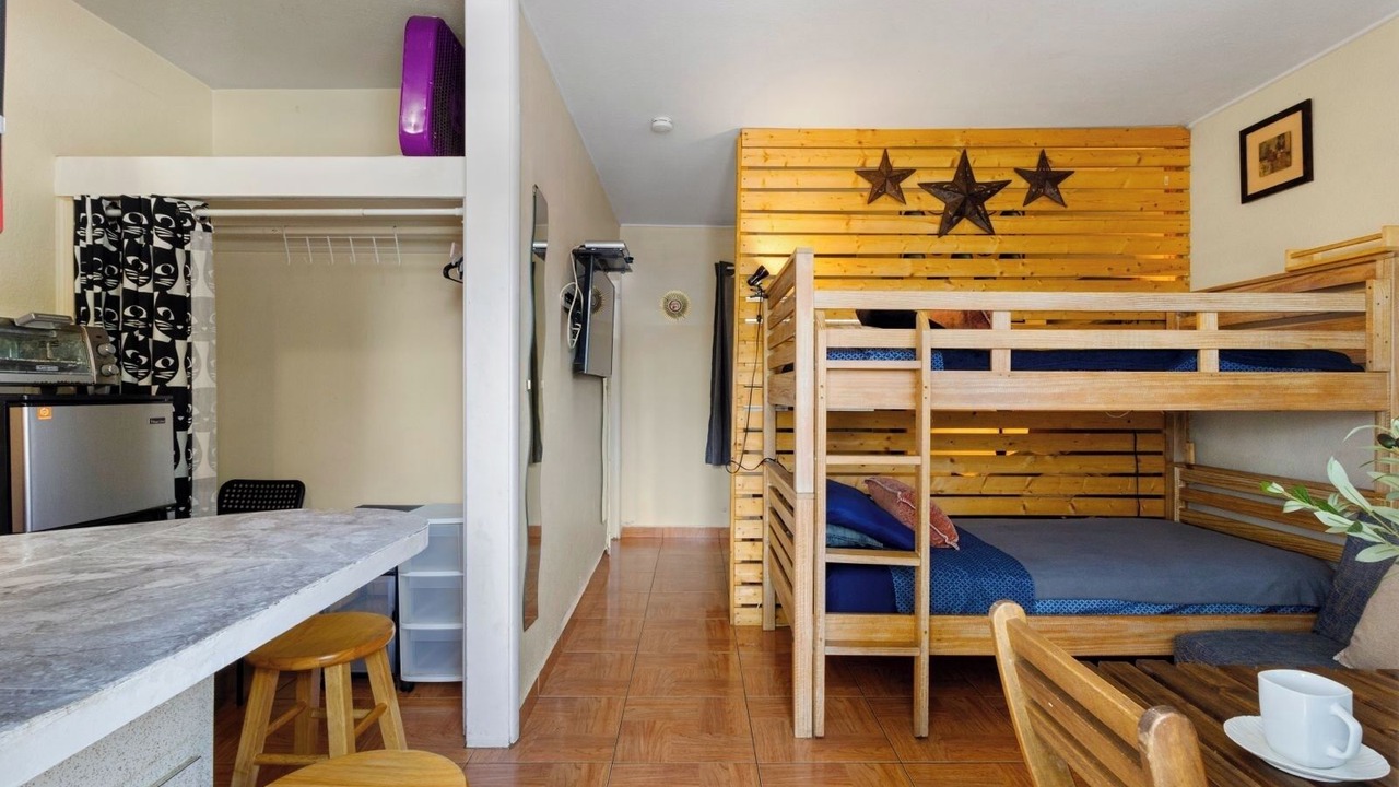 Photo of Bedroom in Downtown Hollywood