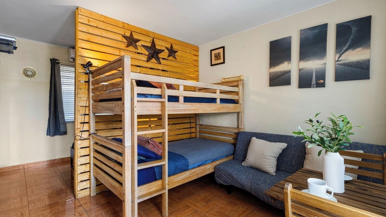 Photo of Bedroom in Downtown Hollywood
