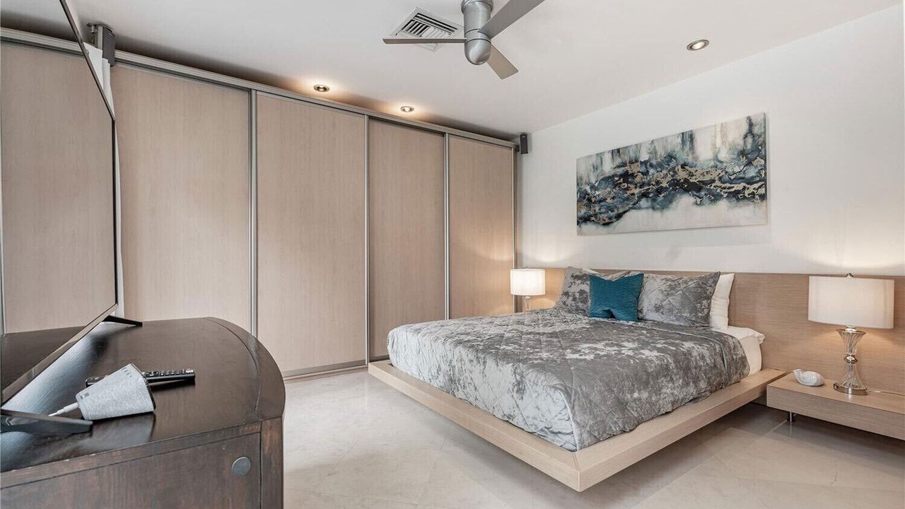 Photo of Bedroom in South Lake