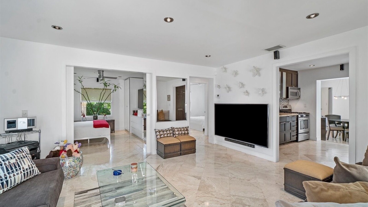 Photo of Livingroom in South Lake