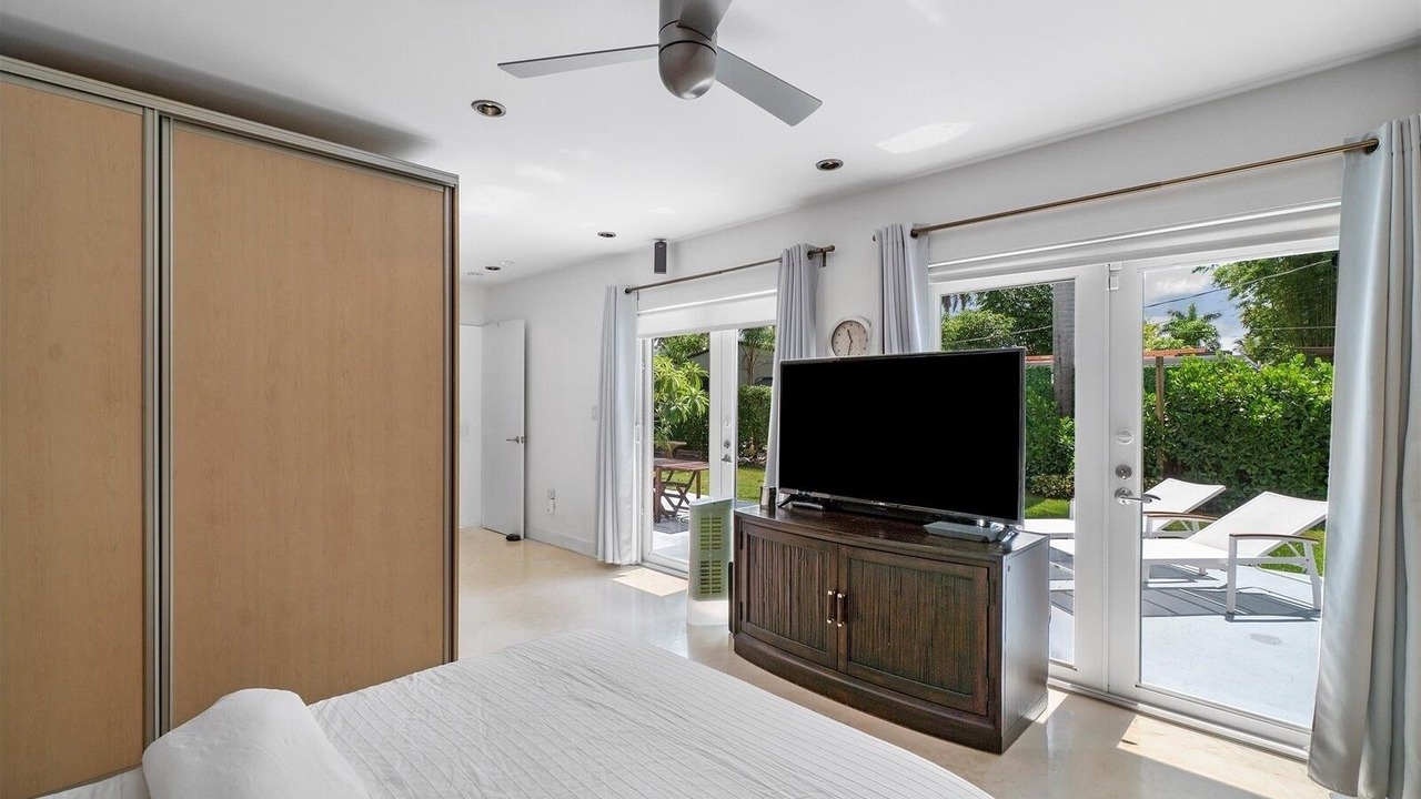 Photo of Bedroom in South Lake