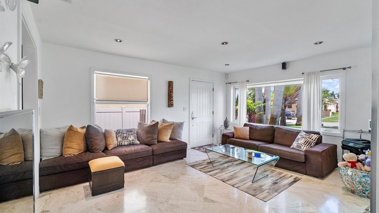 Photo of Livingroom in South Lake