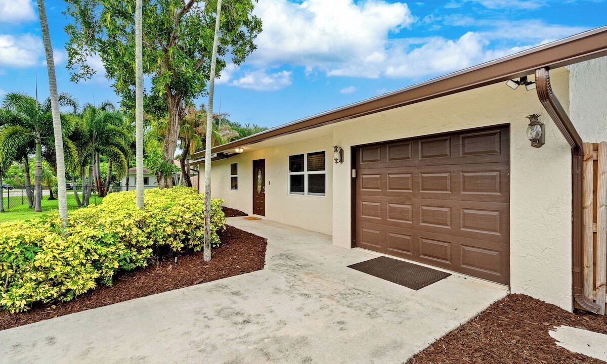 Photo of Outdoor in Tropic Palms