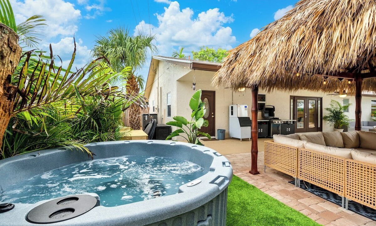 Photo of Outdoor in Tropic Palms
