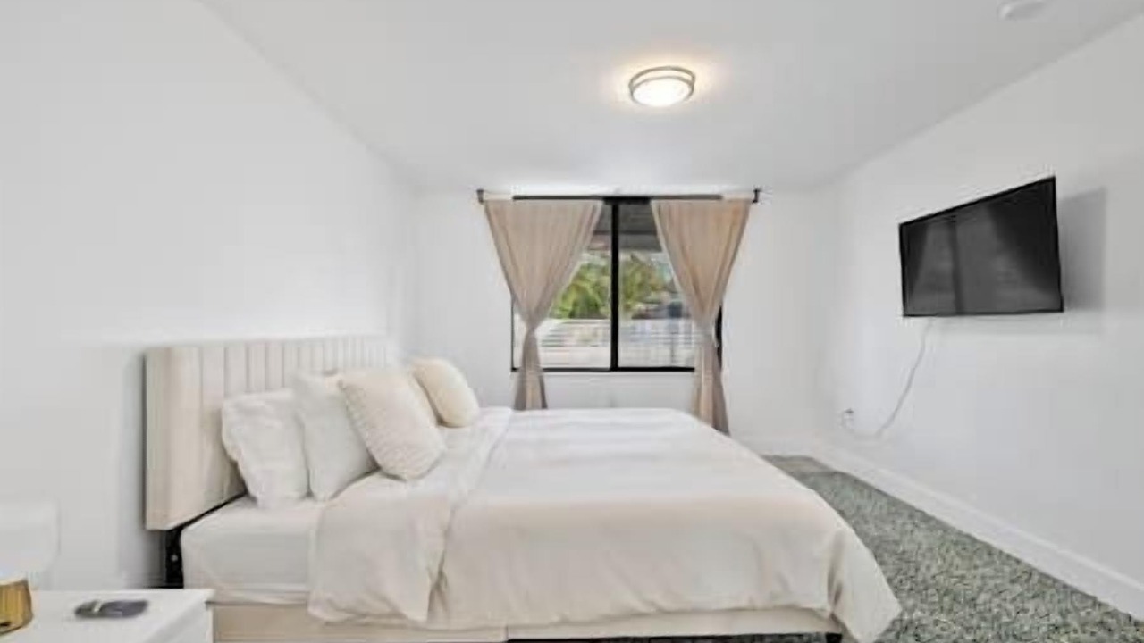 Photo of Bedroom in Miami Shores