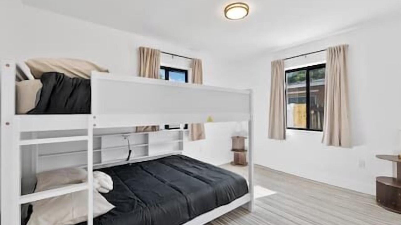Photo of Bedroom in Miami Shores