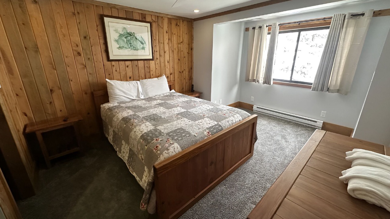 Photo of Bedroom in Snowshoe