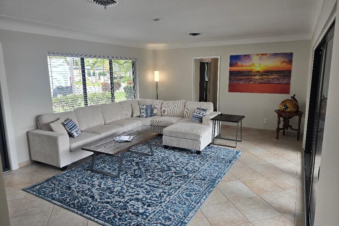 Photo of Livingroom in Harbor Village
