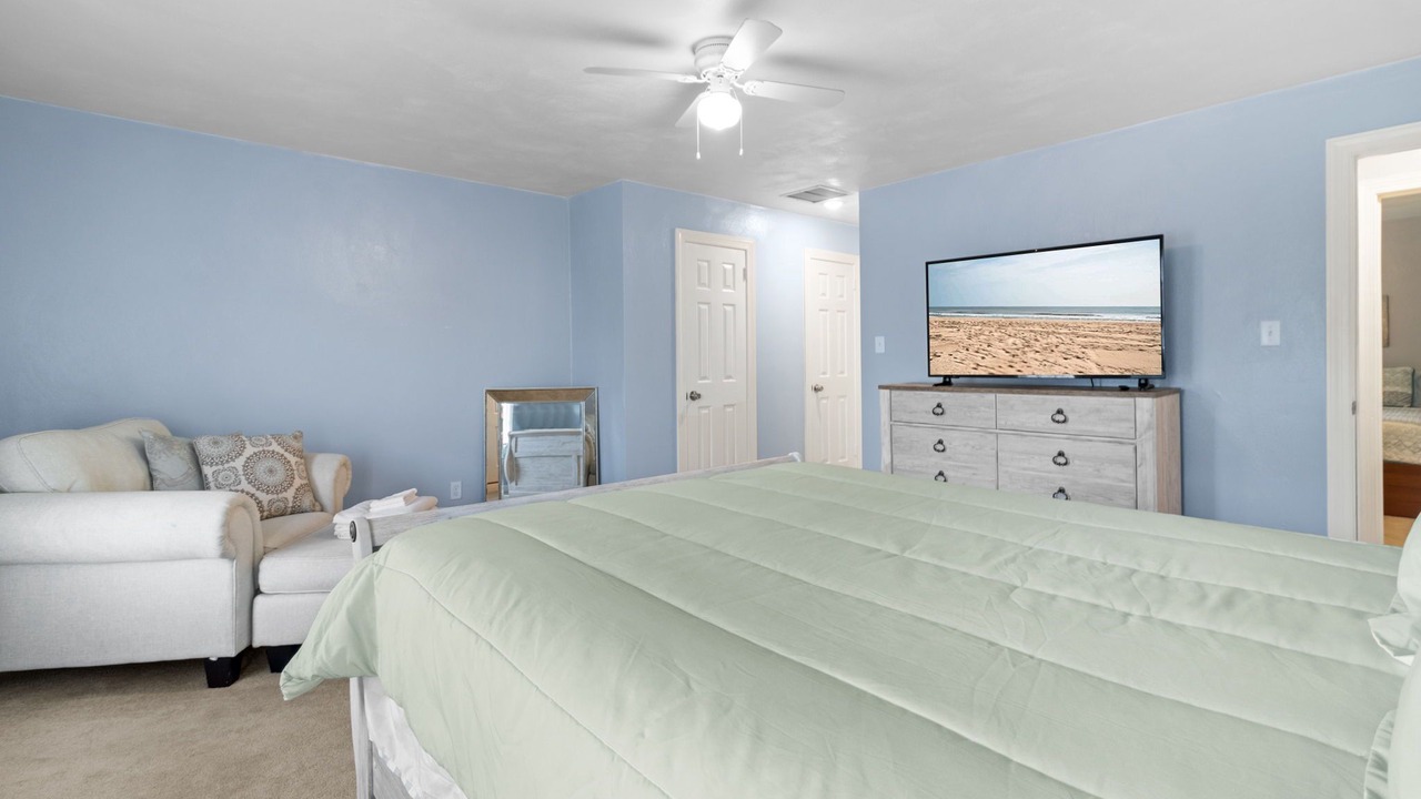 Photo of Bedroom in Chic's Beach