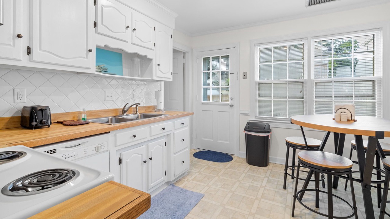 Photo of Kitchen in Chic's Beach