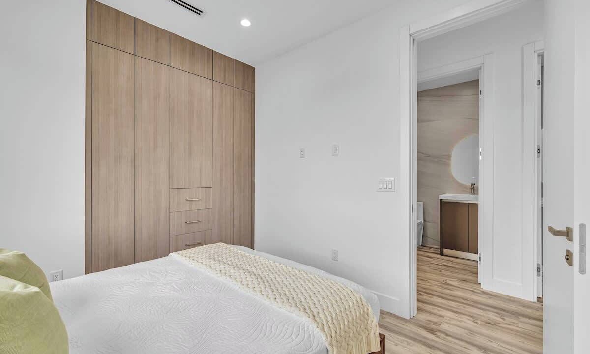 Photo of Bedroom in Lake Ridge