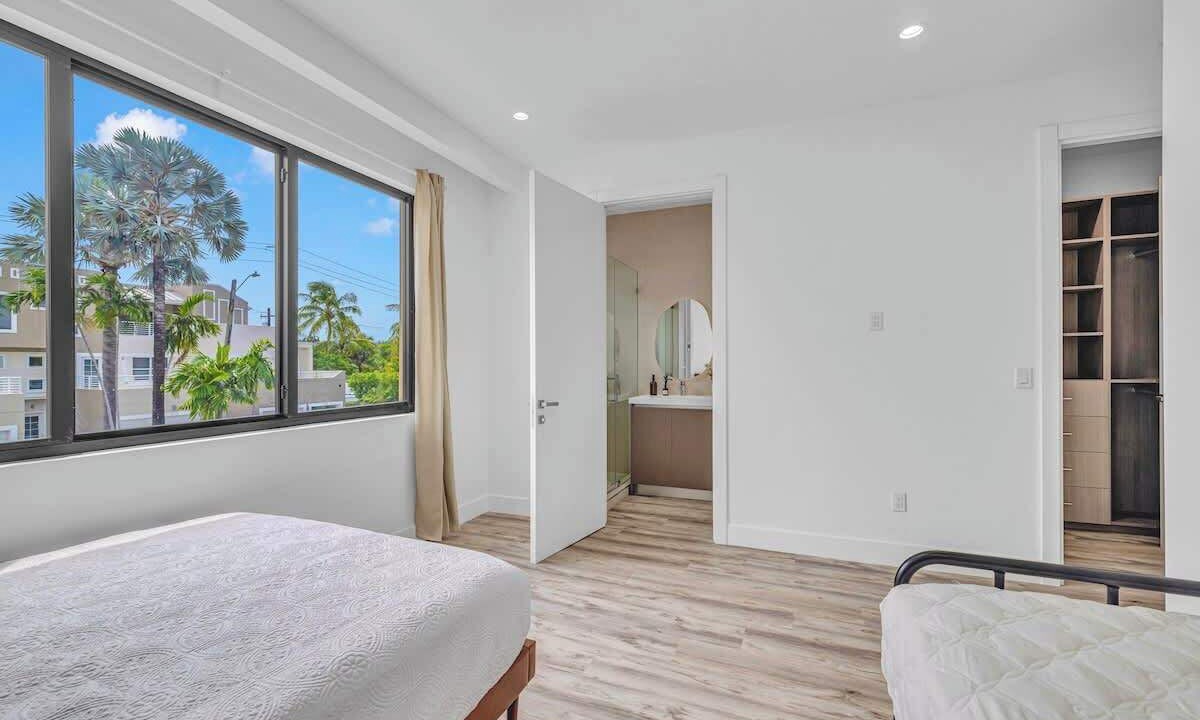 Photo of Bedroom in Lake Ridge