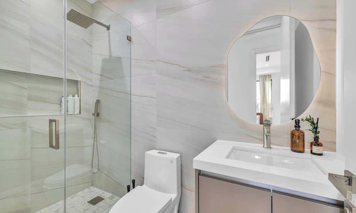 Photo of Bathroom in Lake Ridge