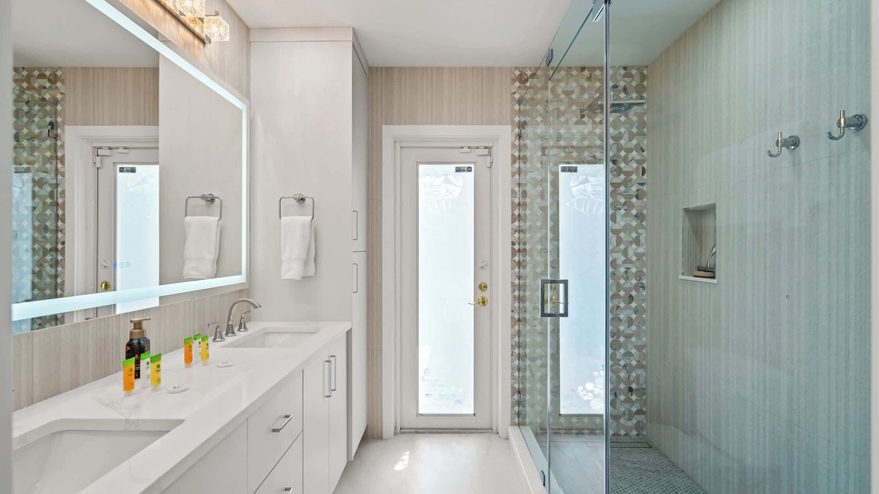 Photo of Bathroom in Harbor Village
