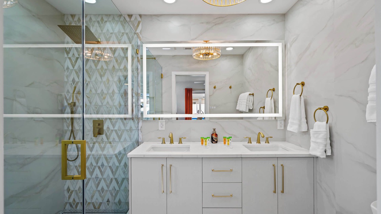 Photo of Bathroom in Harbor Village