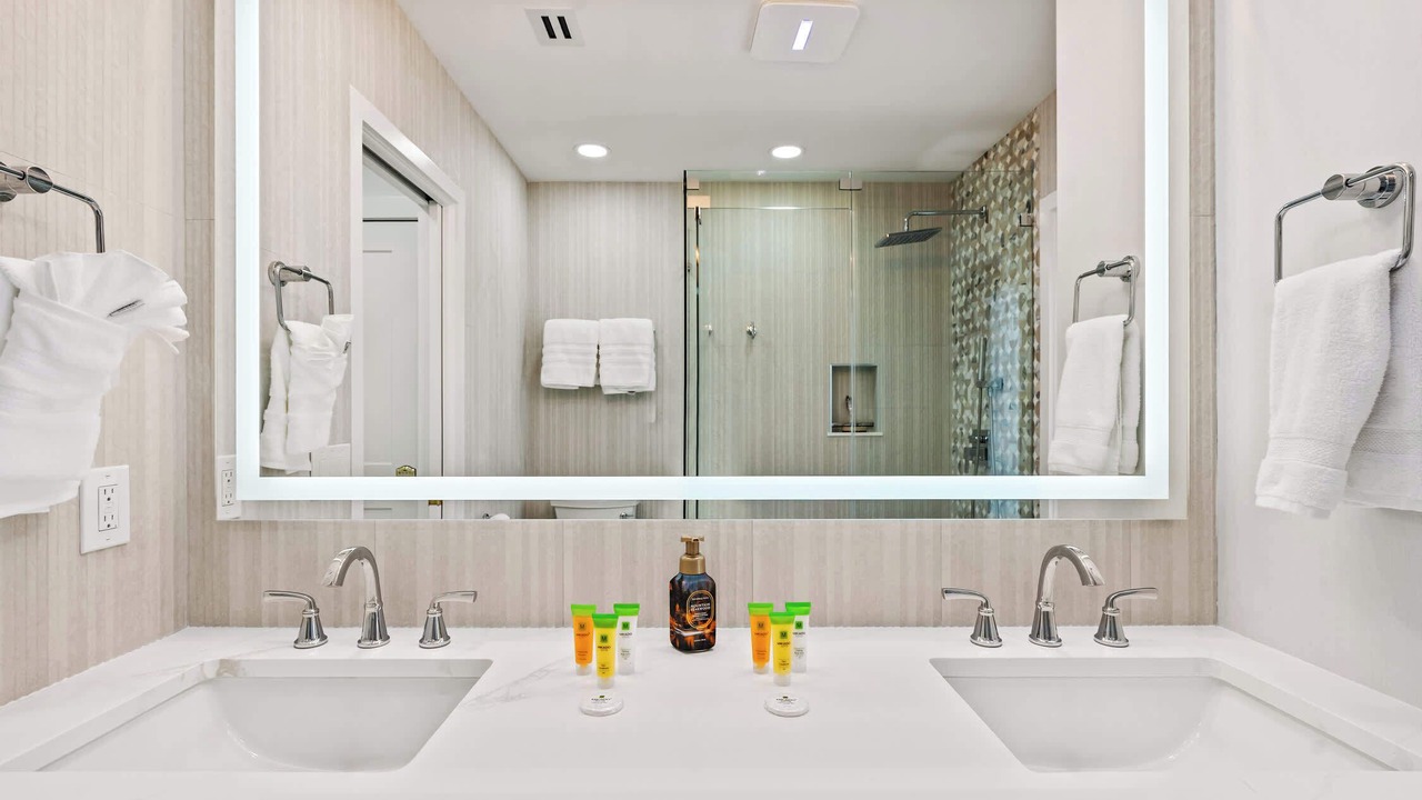 Photo of Bathroom in Harbor Village