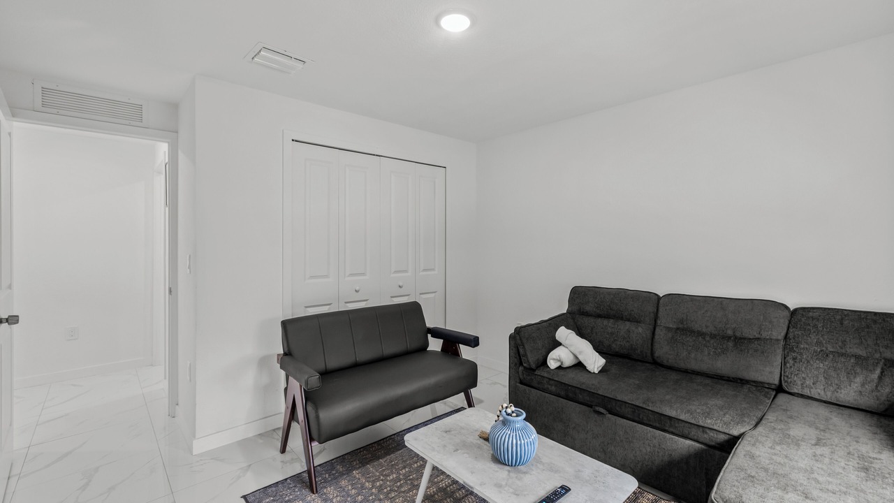 Photo of Livingroom in West Little River