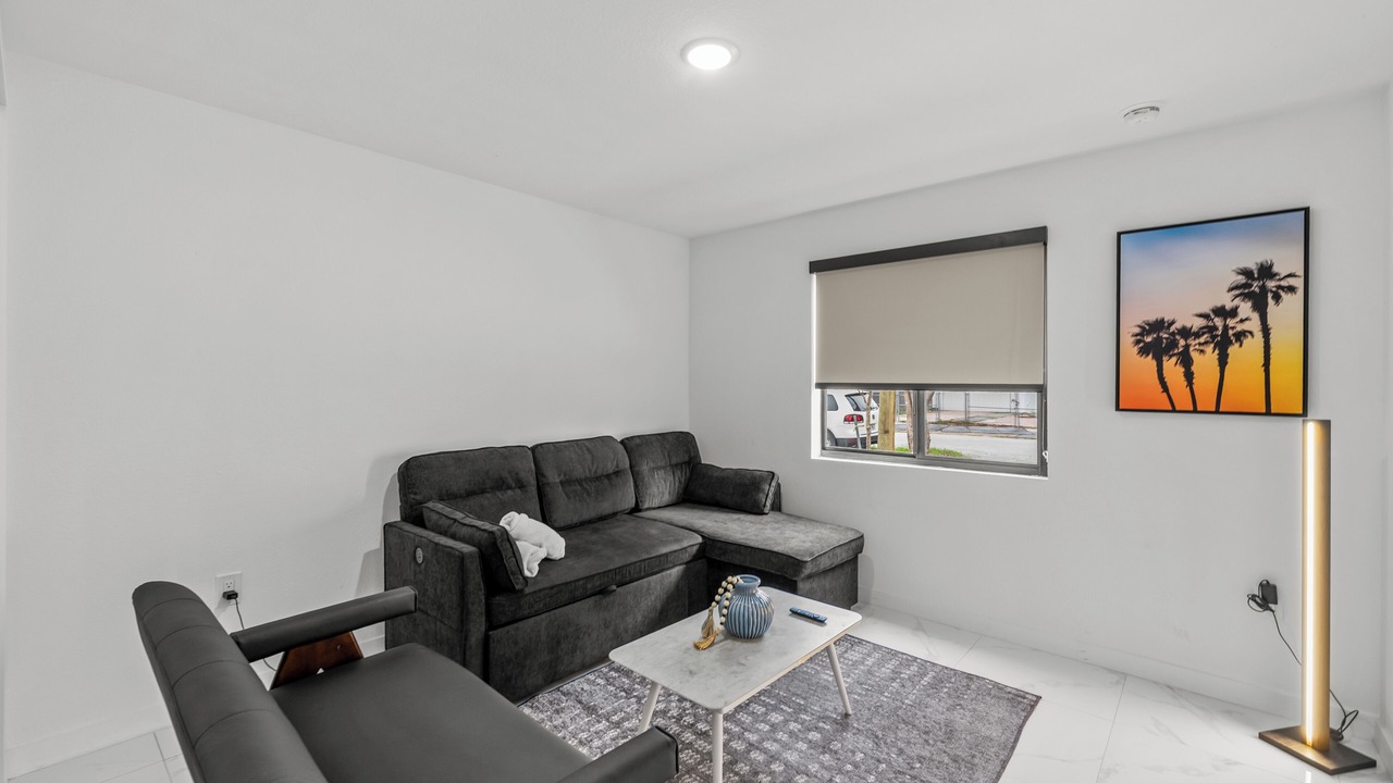 Photo of Livingroom in West Little River