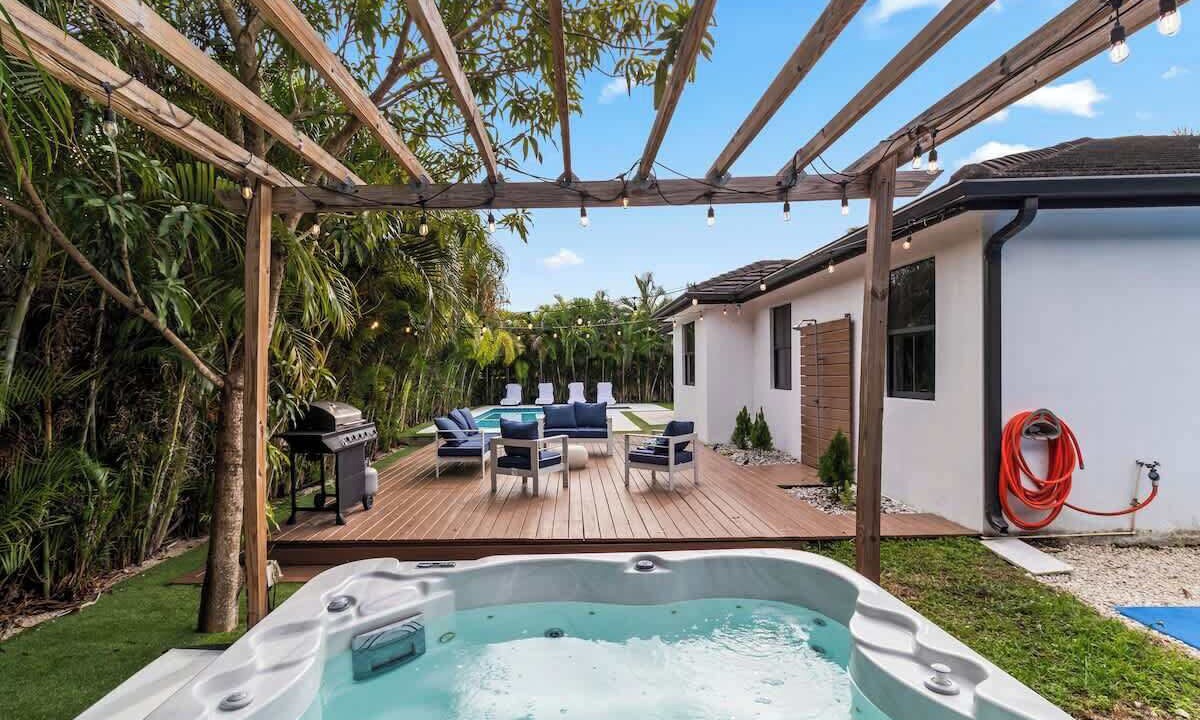 Photo of Patio Balcony in Golden Glades