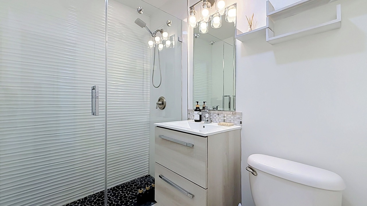 Photo of Bathroom in Croissant Park