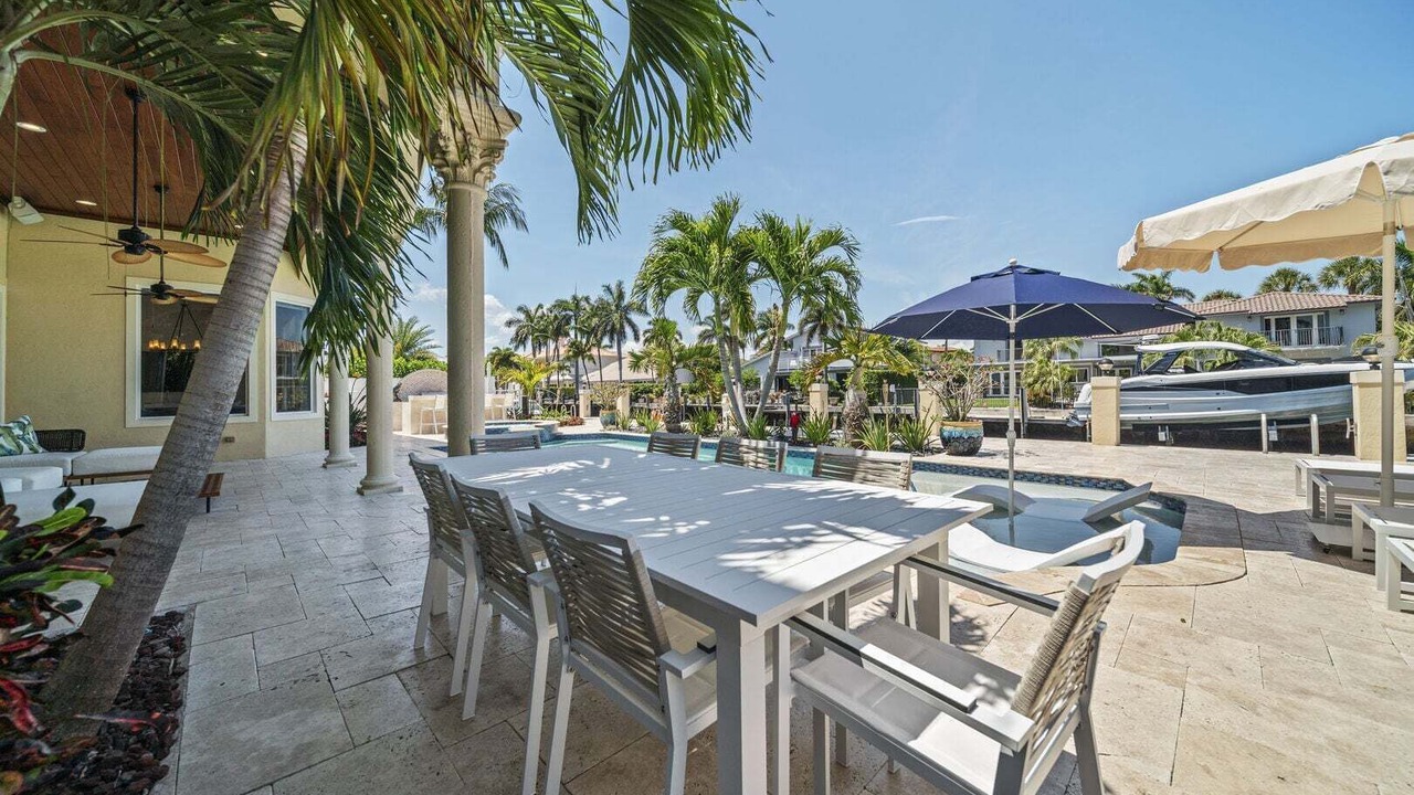 Photo of Outdoor in Tropic Isle