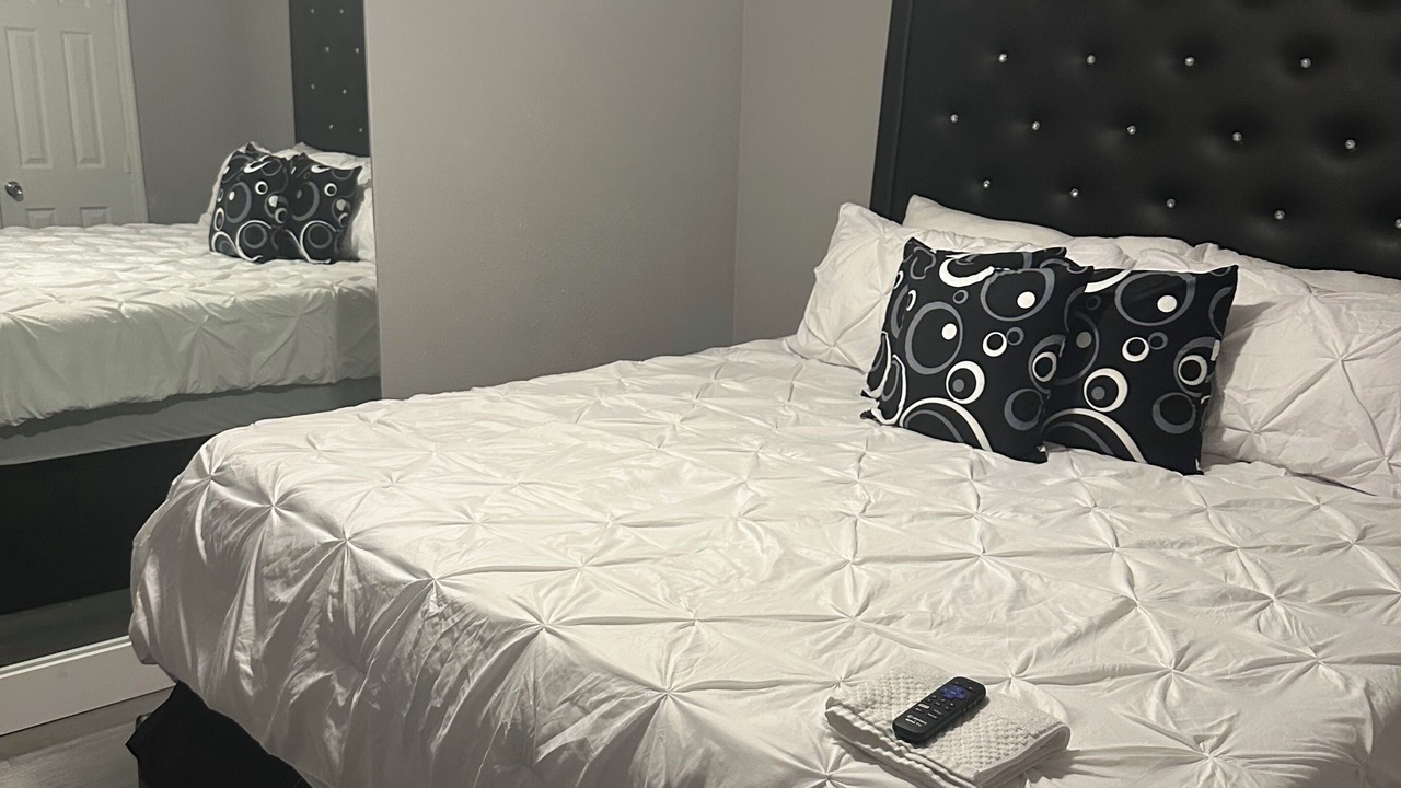 Photo of Bedroom in Miami Gardens