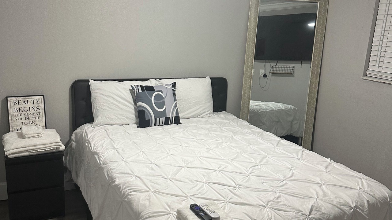 Photo of Bedroom in Miami Gardens