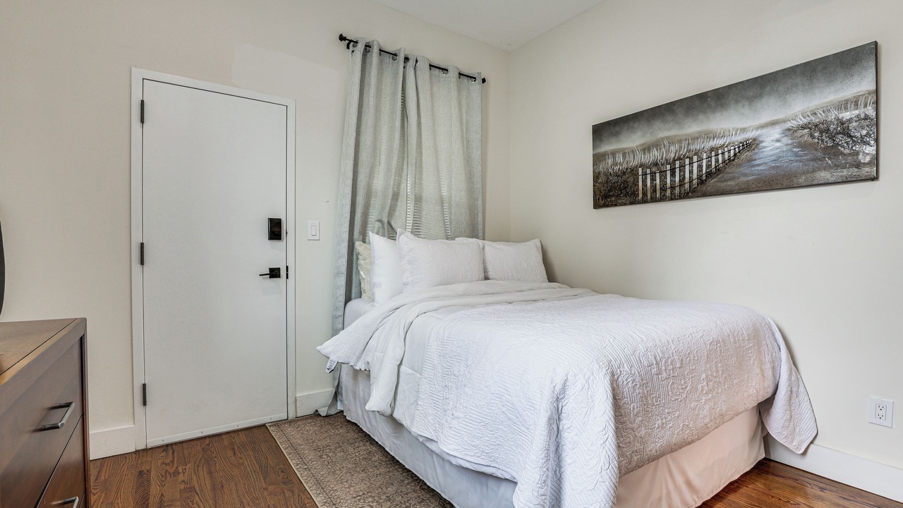 Photo of Bedroom in South Side