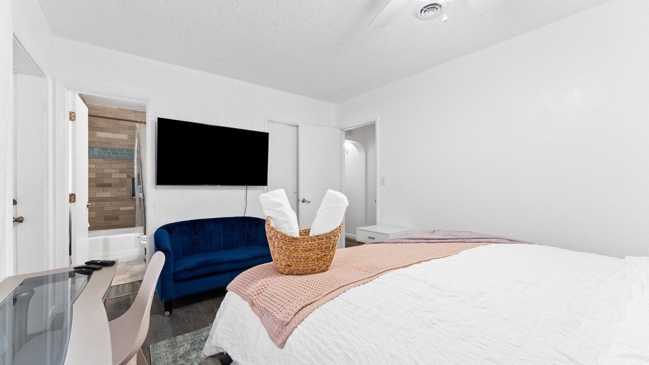 Photo of Bedroom in Lauderdale Beach