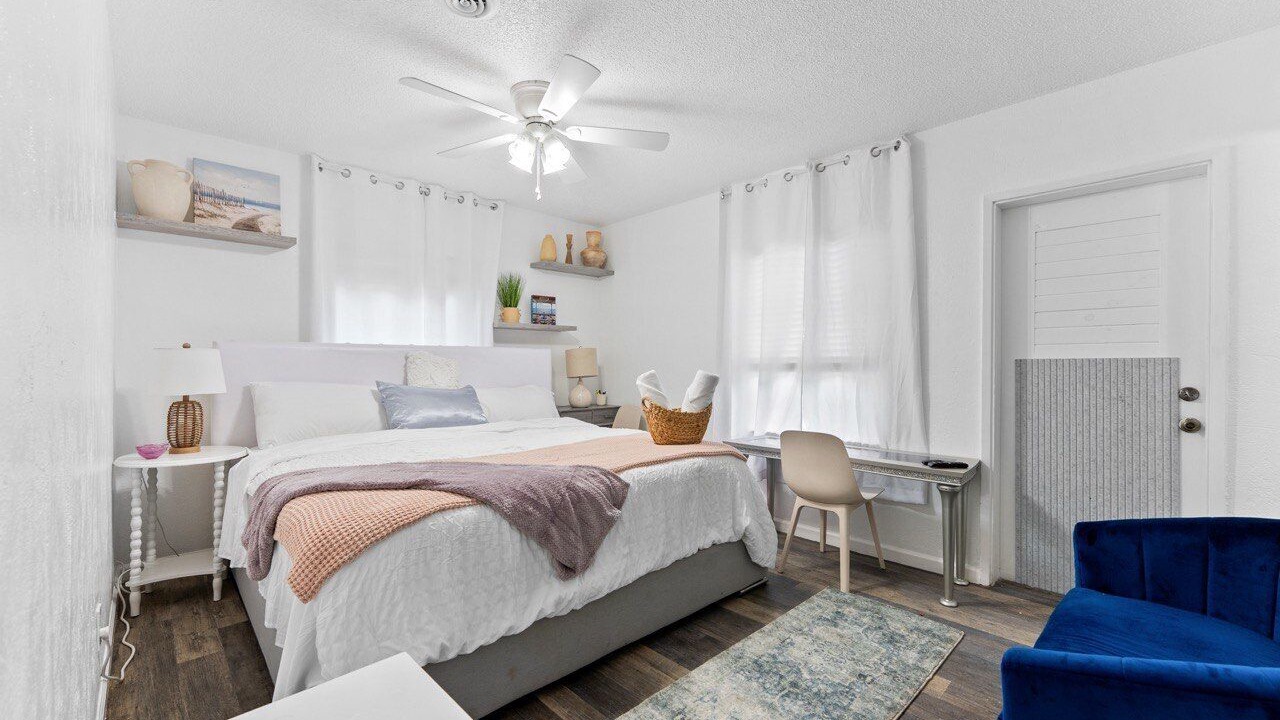 Photo of Bedroom in Lauderdale Beach