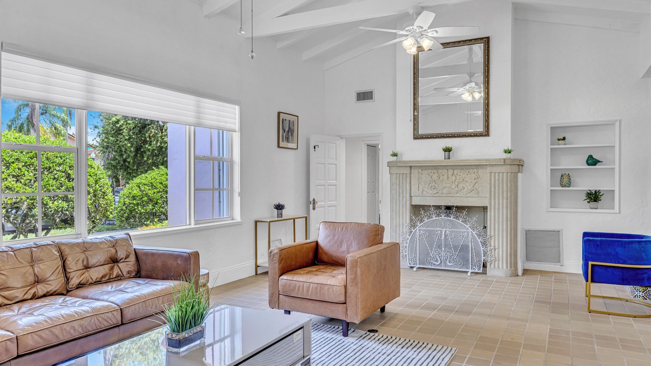 Photo of Livingroom in South Lake