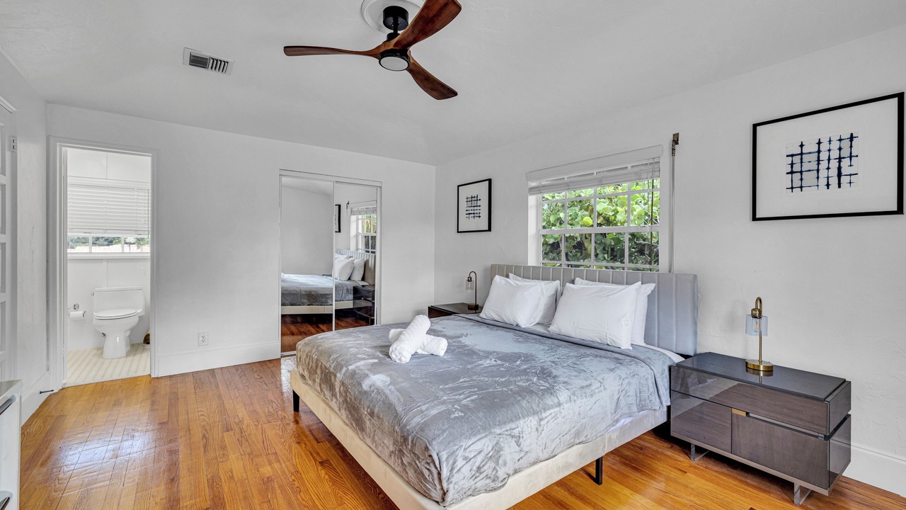 Photo of Bedroom in South Lake