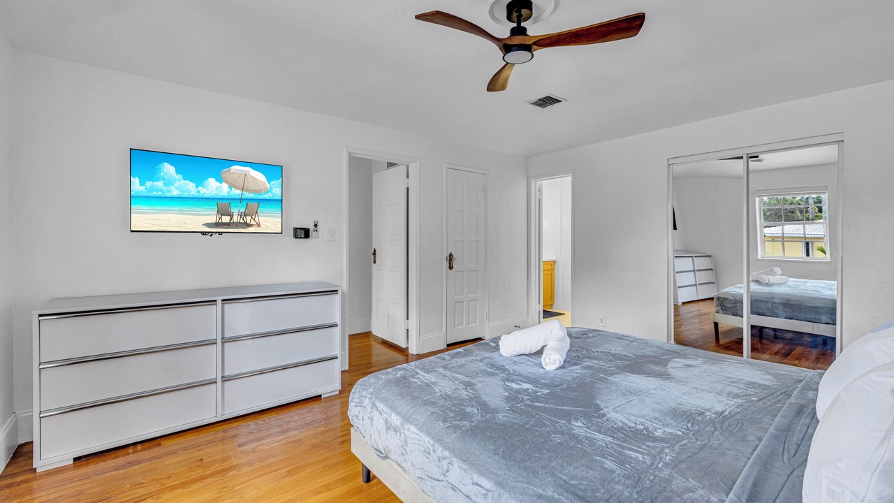 Photo of Bedroom in South Lake