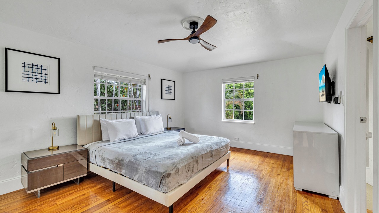 Photo of Bedroom in South Lake