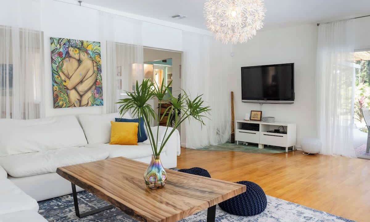 Photo of Bedroom in Biscayne Park