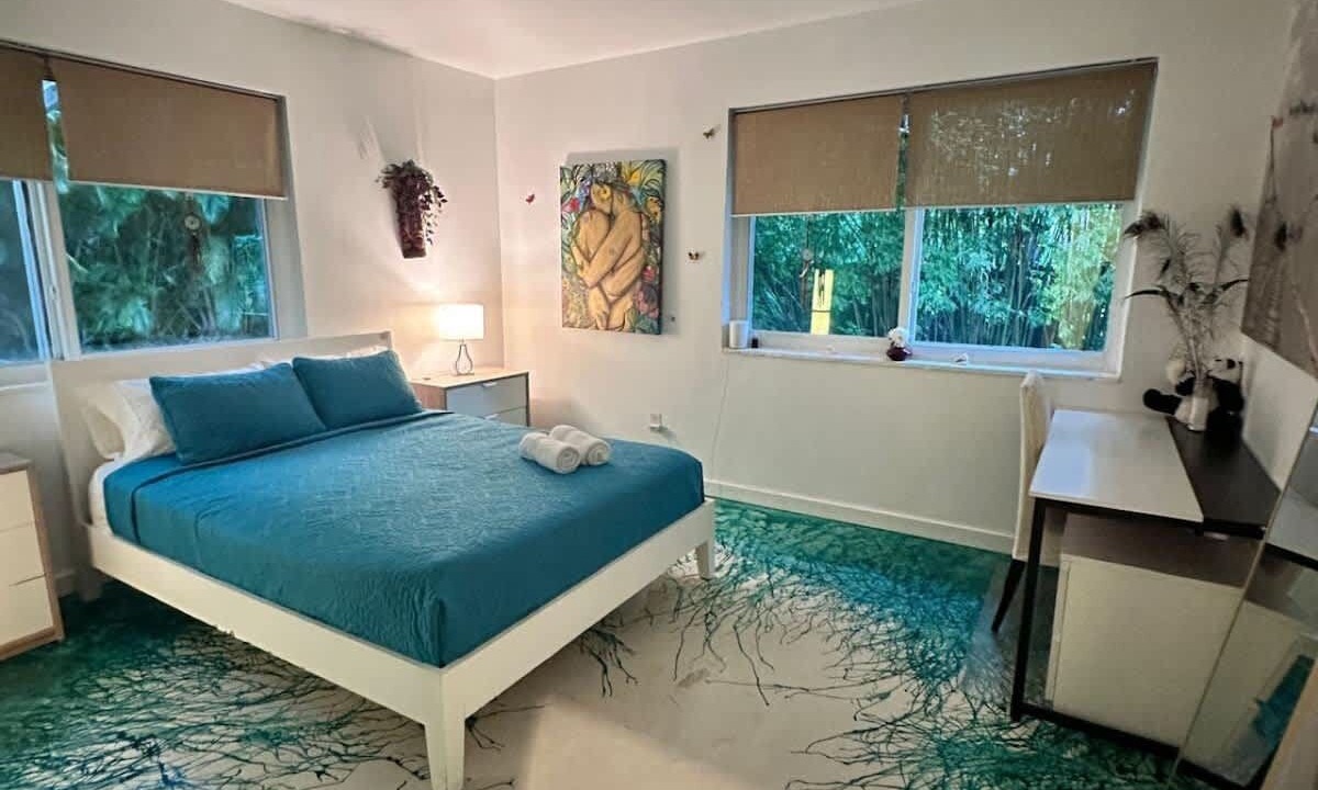 Photo of Bedroom in Biscayne Park
