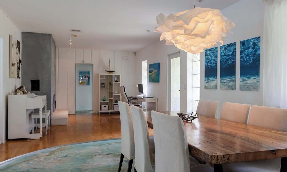 Photo of Bedroom in Biscayne Park