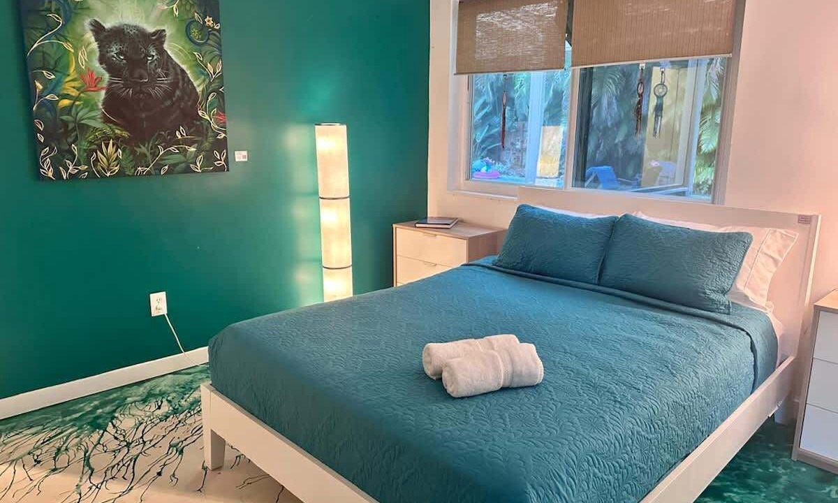Photo of Bedroom in Biscayne Park