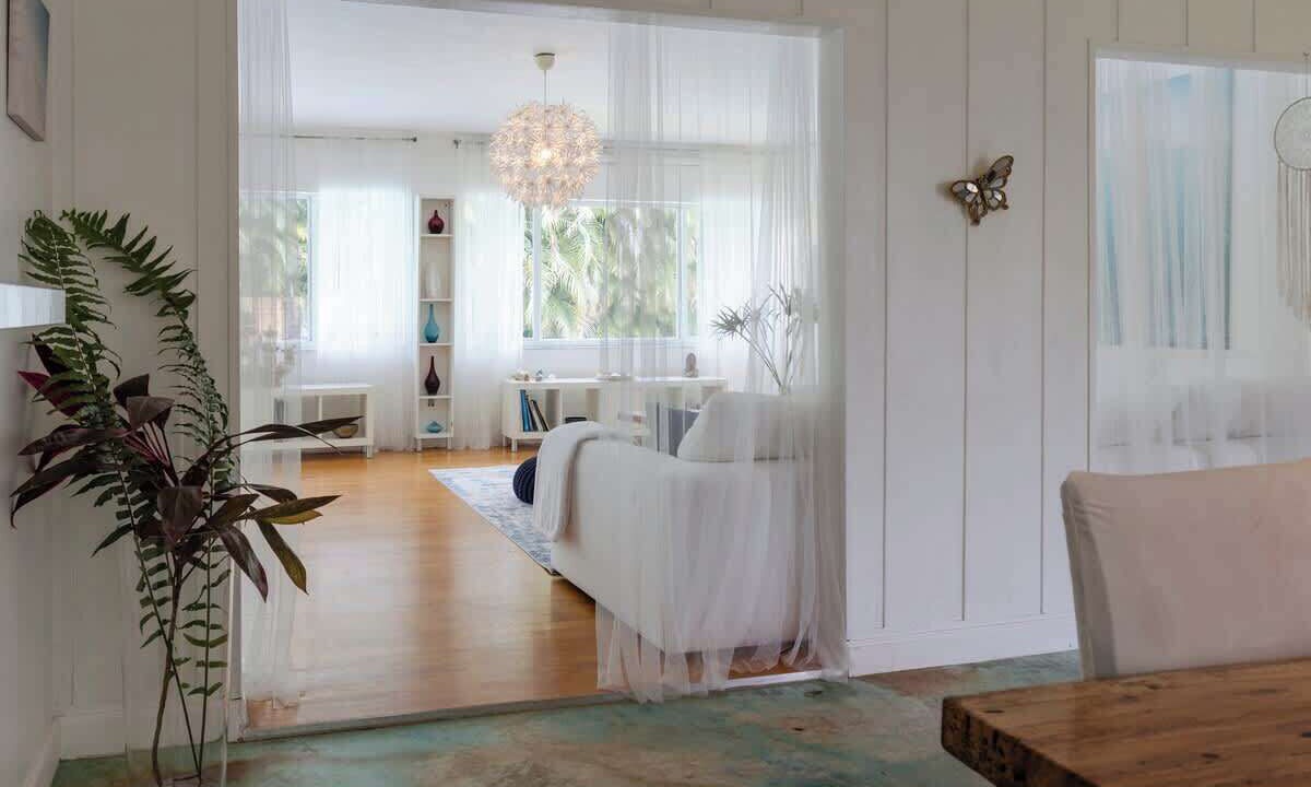 Photo of Bedroom in Biscayne Park