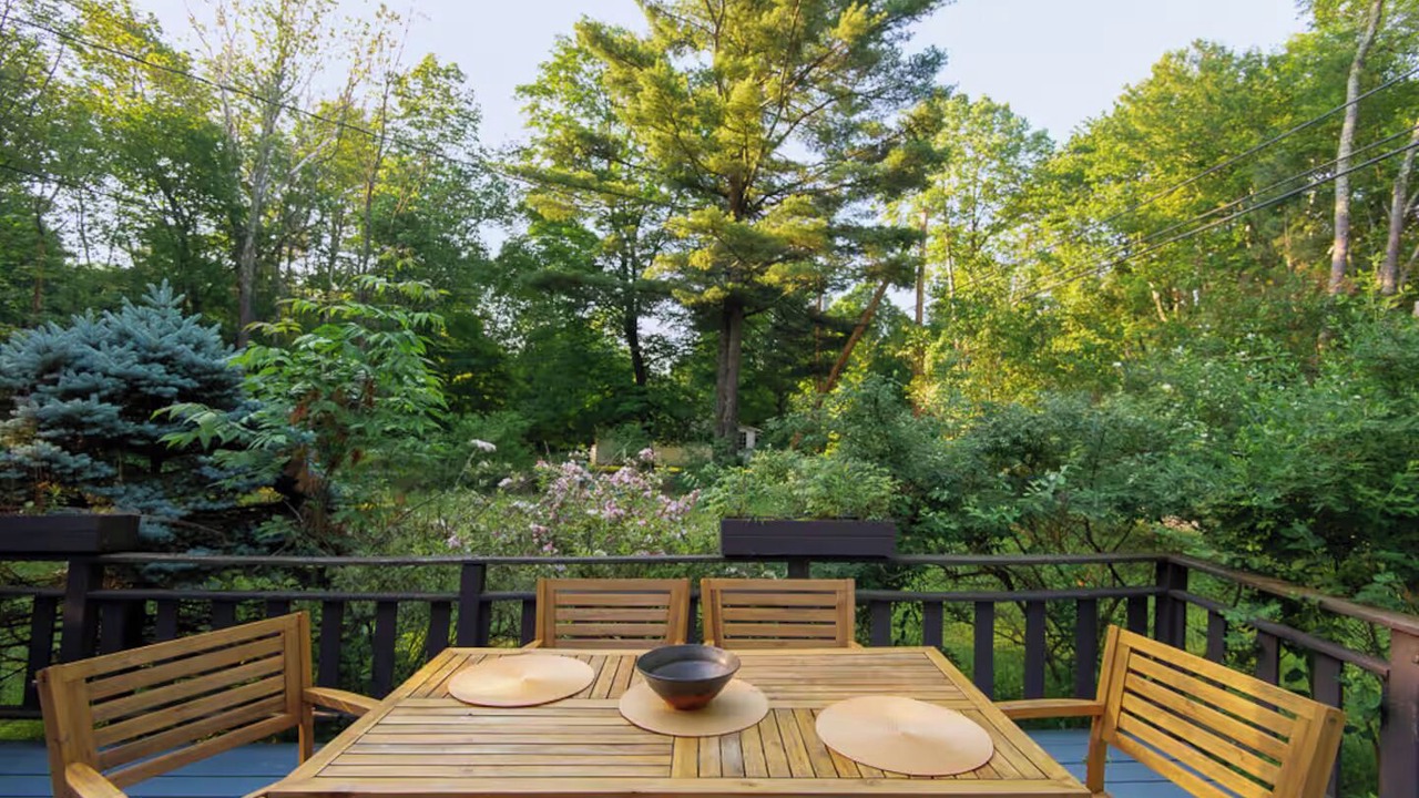 Photo of Outdoor in Lake Hill
