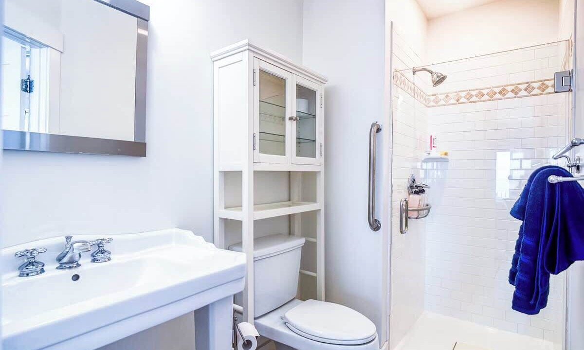Photo of Bathroom in Point Lookout