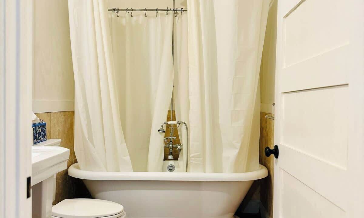 Photo of Bathroom in Point Lookout