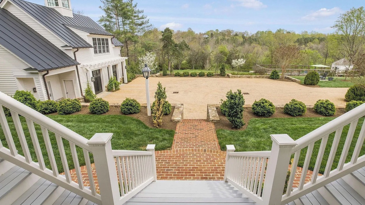 Photo of Outdoor in Boyd Tavern
