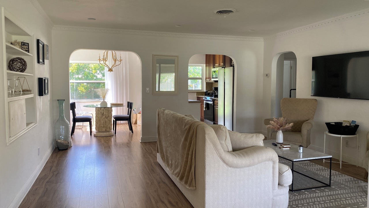 Photo of Livingroom in South Lake