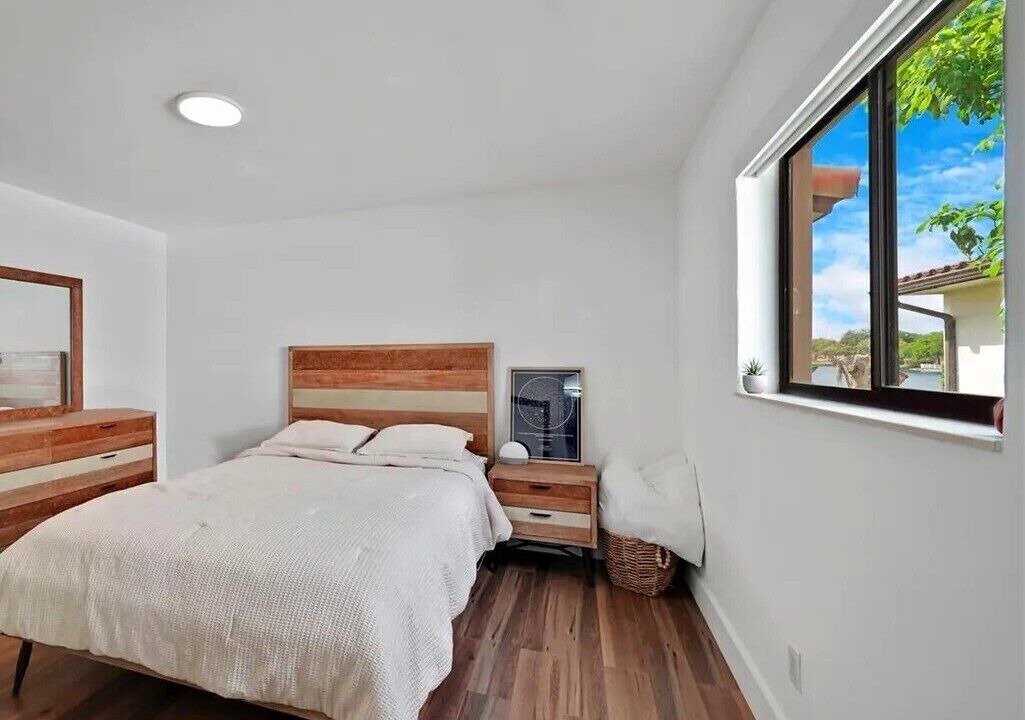 Photo of Bedroom in Miami Lakes