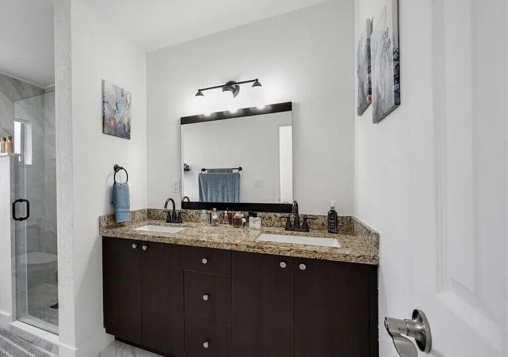 Photo of Bathroom in Miami Lakes