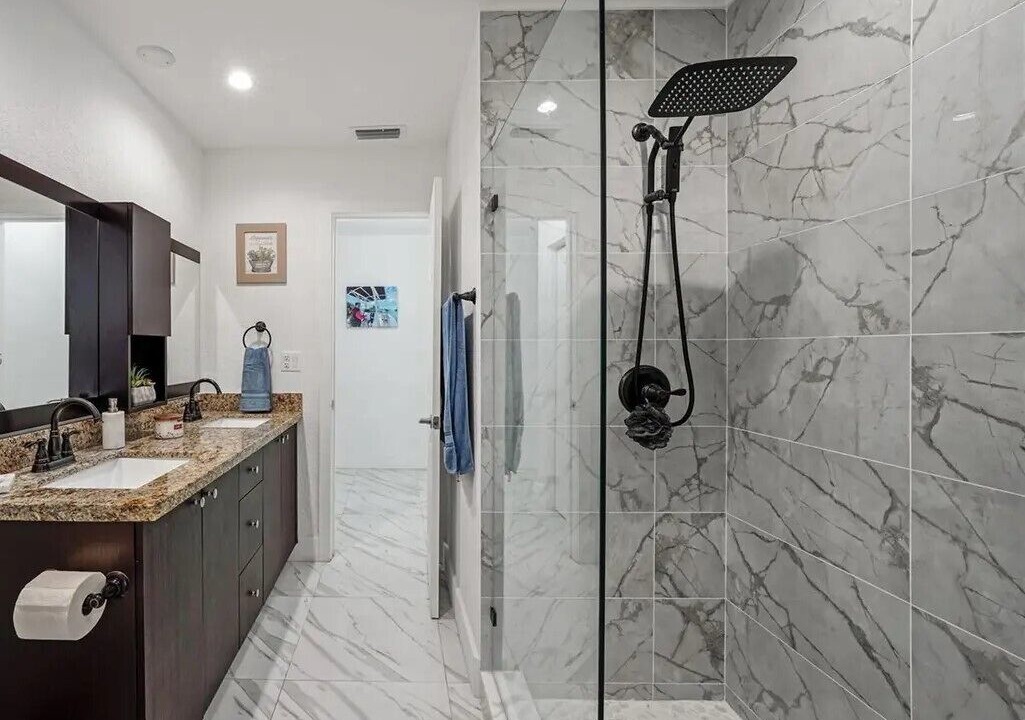Photo of Bathroom in Miami Lakes
