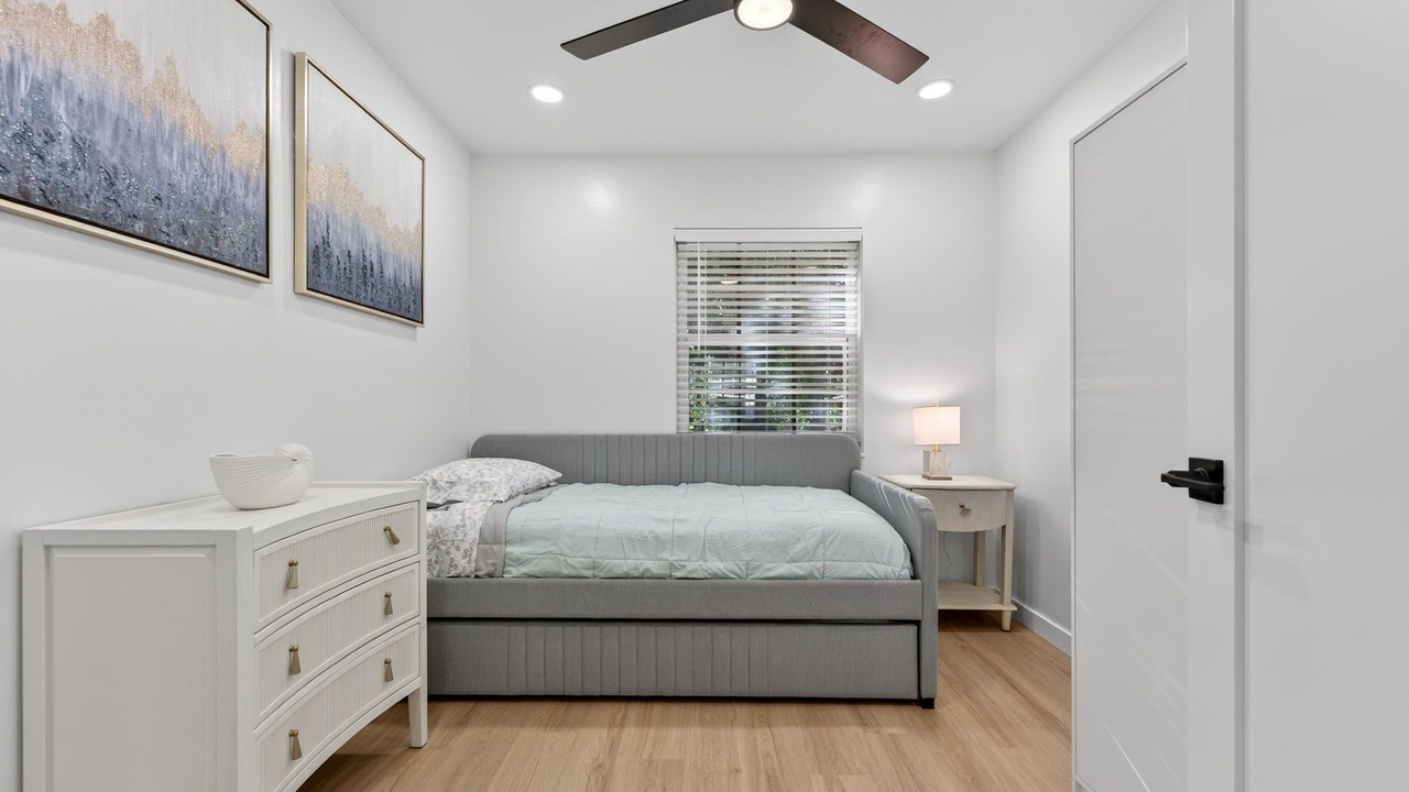 Photo of Bedroom in Tropic Isle