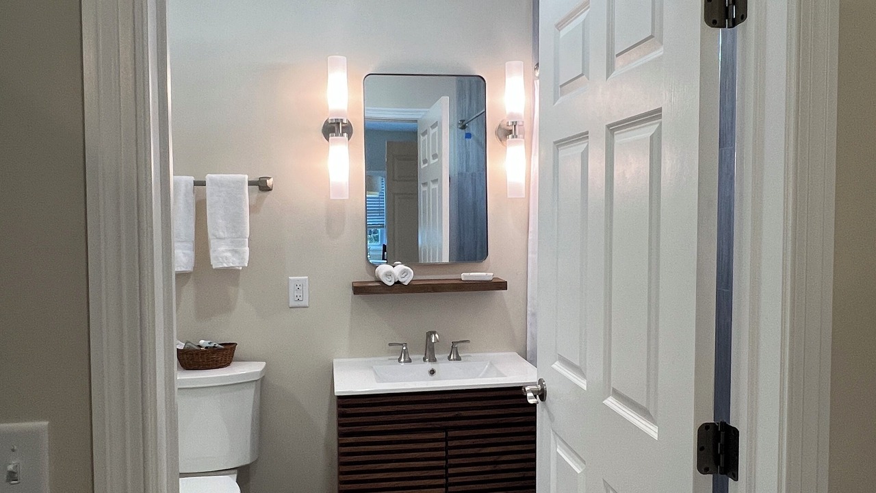 Photo of Bathroom in Laburnum Park
